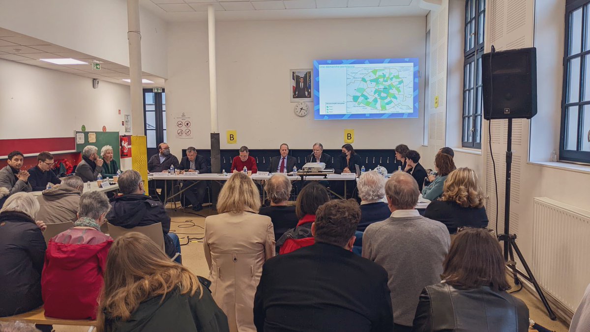 AnouchToranian's tweet photo. Nous embellissons le quartier Georges #Brassens à #Paris15 !

Végétalisation, sécurisation, accessibilité et apaisement de nos rues pour pouvoir y lâcher la main de nos enfants … 

Merci aux habitants pour leur présence, leur vigilance et leurs idées !

🚧🌳🚴 https://t.co/XTG8gn4iWx