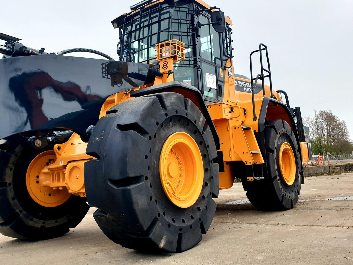 C&S Tyres uk ltd tweet media