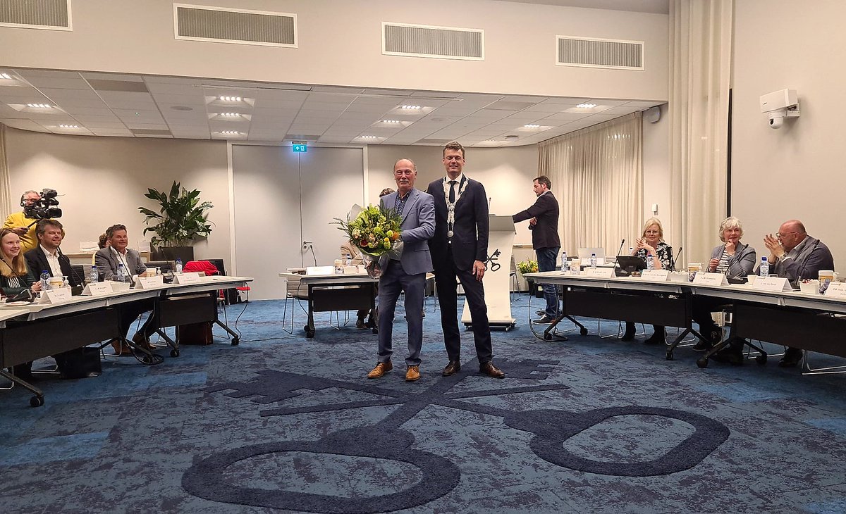 pvdaglwveen's tweet photo. Afscheid van onze zeer gewaardeerde fractievoorzitter 
Henry ten Zijthoff Gemeenteraadsvergadering 29 maart 2022. Waddinxveen. https://t.co/9kMak3738r