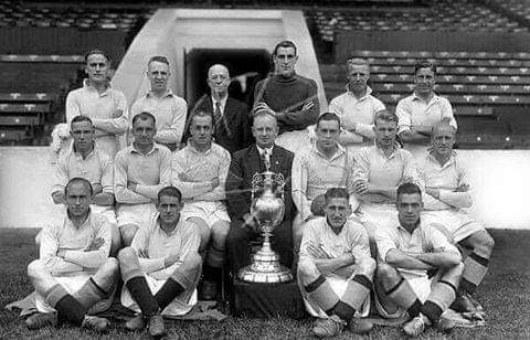 CurranView's tweet photo. In Episode 113 Regular features inc Topics of the week Magic Moments Billy Meredith is in our Time Vault #toogoodtobeforgotten Book Corner in association with My Football Books Strange but True On this Day Tales that Mavericks Tell & Football Forecast #thecurranview https://t.co/VlngTxX75s