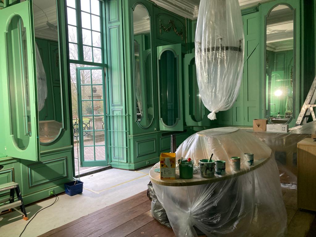 duivenvoorde's tweet photo. Aftellen... 🕰

Op het kasteel wordt er hard gewerkt richting de opening op 14 april. De Kasteel- en landgoedwinkel in de Groene Salon, de oude zomerzitkamer van de bewoners, wordt van een frisse lik verf voorzien en... fantastisch #nieuws: er komen allerlei nieuwe producten aan! https://t.co/YOKsNYdOJN
