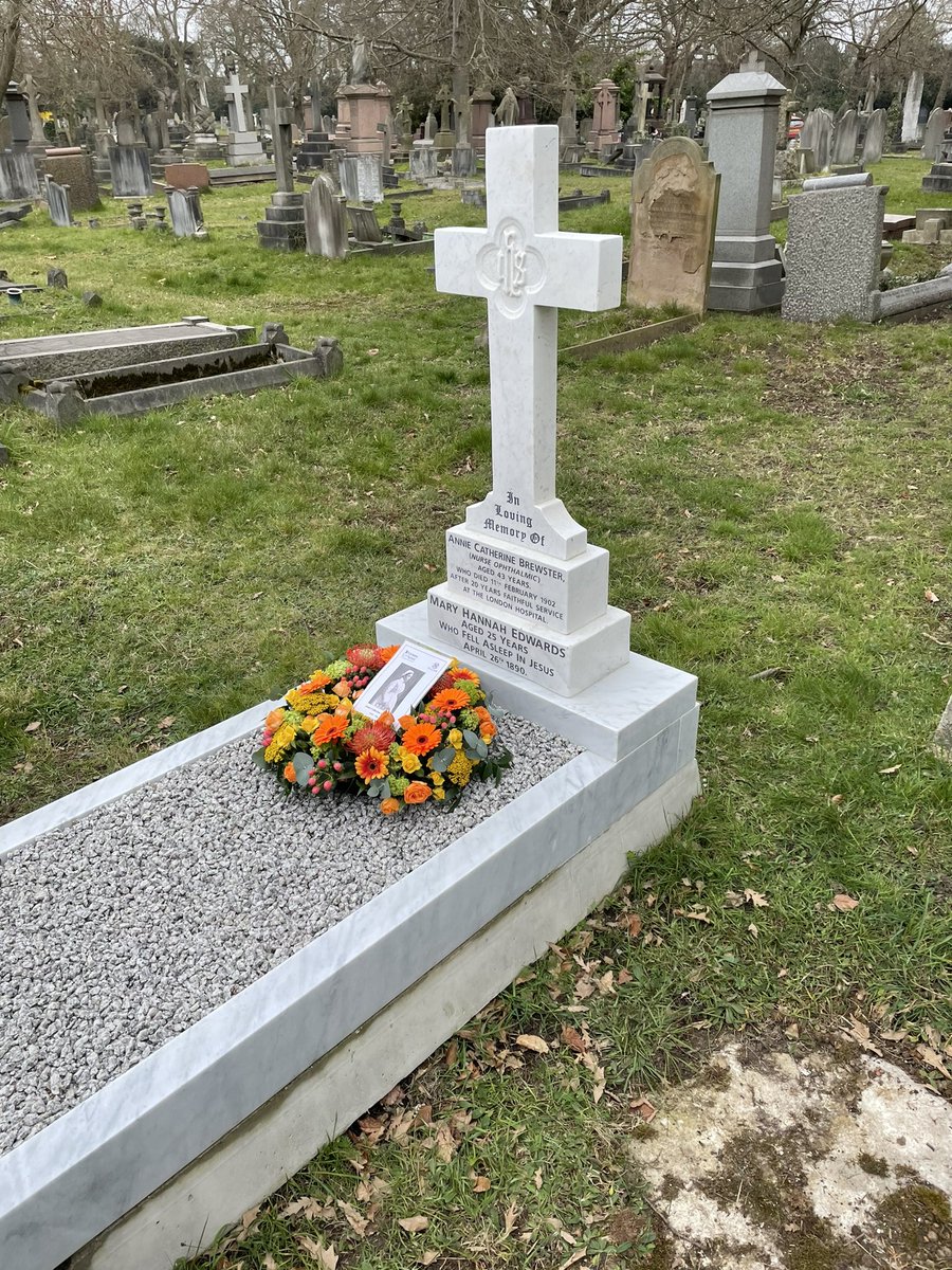 alexismontekeir's tweet photo. I was very moved and honoured to attend a ceremony yesterday @cityoflondon Cemetery to mark the restoration of the grave of Annie Catherine Brewster from Saint Vincent who was a nurse at the (now Royal) London Hospital from 1881 - 1902  #saintvincentandgrenadines https://t.co/CgjiYVQhC6