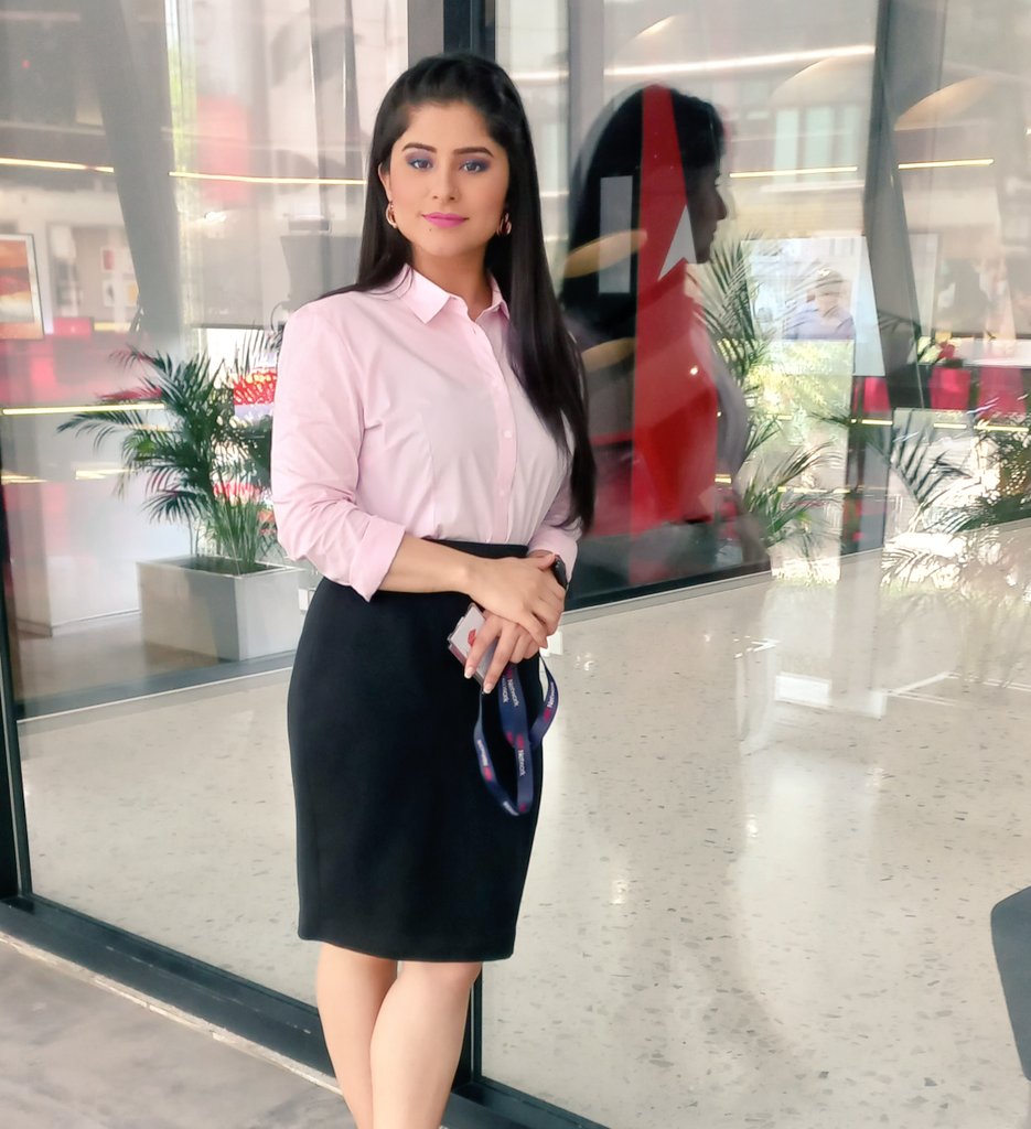 kamboj_anita's tweet photo. #NewProfilePic @BafilaDeepa @AbpGanga Different outfits Different colour Different looking very beautiful adorable cute with each every outfit beautiful in every outfit Ypp! Girl is brilliant u look soo confident energetic outfit is just fab ๐๐ธ #AmazingGirl #Deepamam https://t.co/M8ADVH4xsG