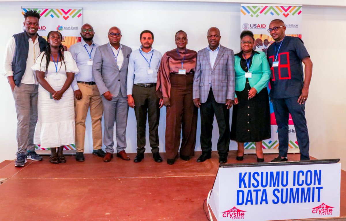 LakeHub's tweet photo. The ICON model convenes a diverse group of youth led and youth serving organizations and groups to form a place based collaboration that collectively tackles a shared problems. 2/4
@IREXintl
#YEdatasummit22
#research2change https://t.co/glvo0maD6u