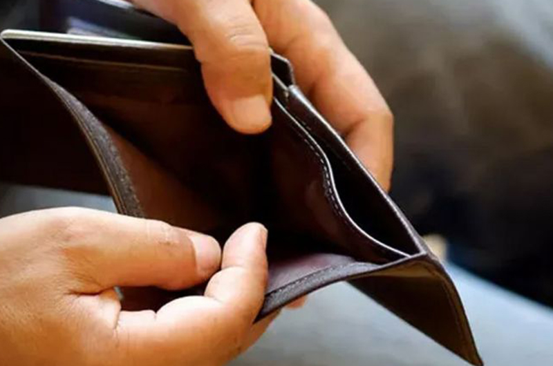 Can Ataklı: Yüzde 100 zamdan sonra KDV indirmişsin bana ne?
bit.ly/3qLI53w