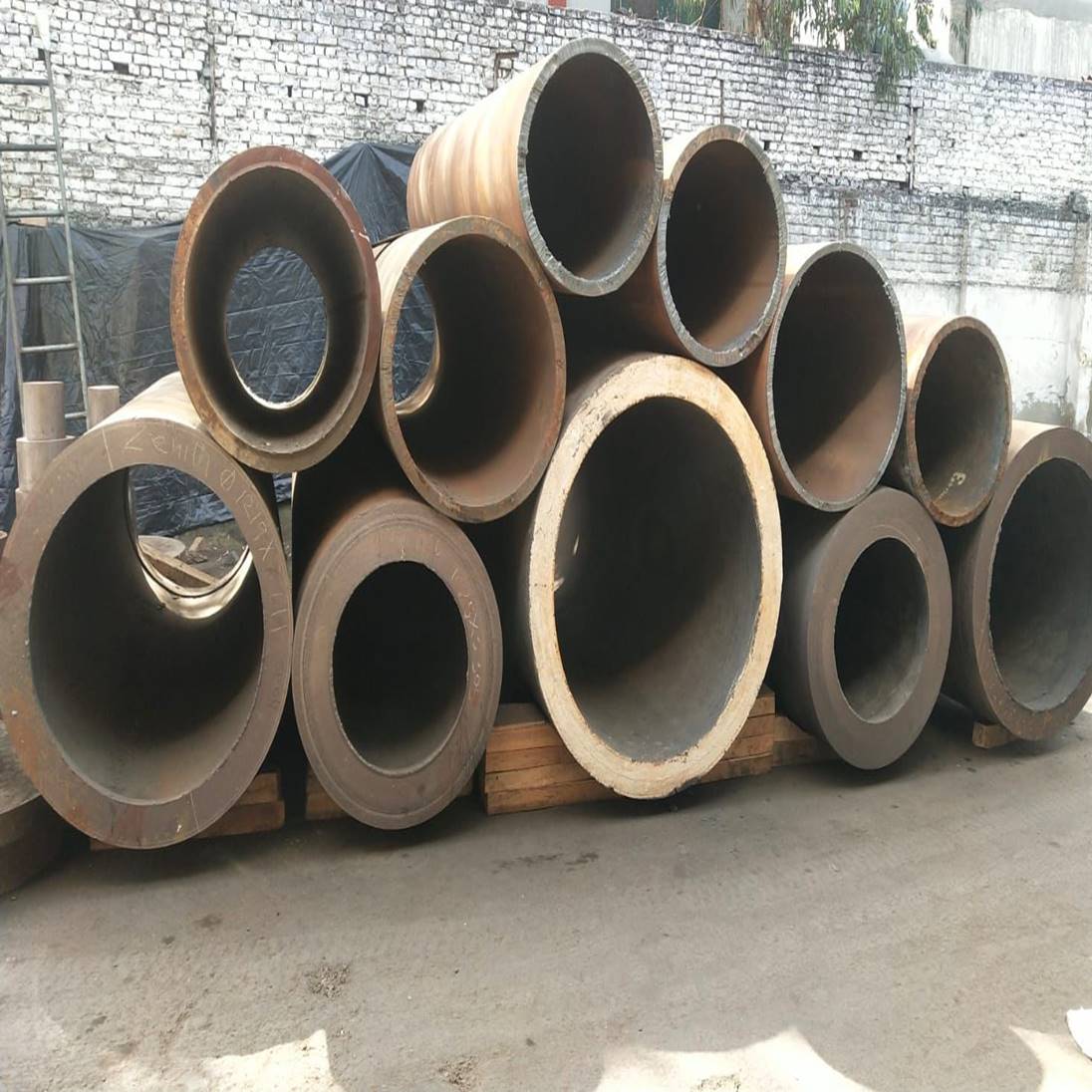 Pipe stock of new rollers for paper industry.
.
.
#zenith #rollers #zenithrollers #manufacturer #factory #stock #paperindustry #papermill #pipe #industry #industrial #rubbers #business #privatelimited #twitterpost #Twitter