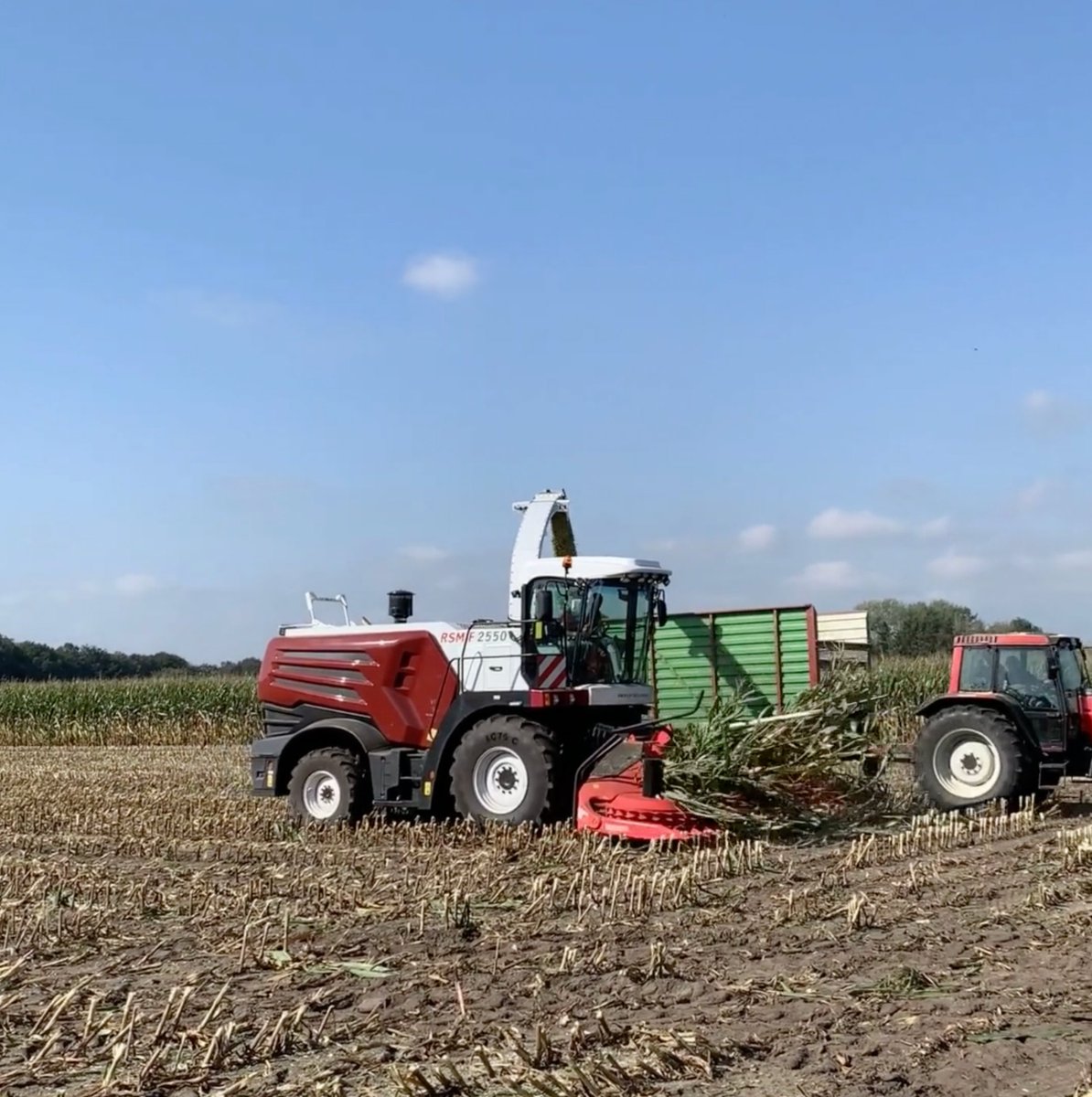 RostselmashD's tweet photo. Maisernte - Stück für Stück. 🌽 Bis zur Maisernte ist noch ein bisschen hin, aber weil’s so eine schöne Erntezeit ist, hier ein Rückblick auf den letzten September bei Halle (Westfalen). 🙂
#maisernte #rsm #agrartechnik #rostselmash #landwirtschaft https://t.co/lUVfagfPw0