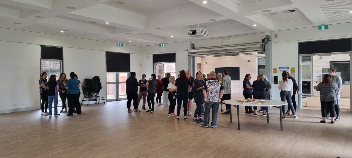 michellelgomes's tweet image. #communityofschools @MrsLeahSmiles #collegialconversations #hilltopschools Staff across three schools share their 'why', what makes their 'heart smile' and effective #brainbreaks