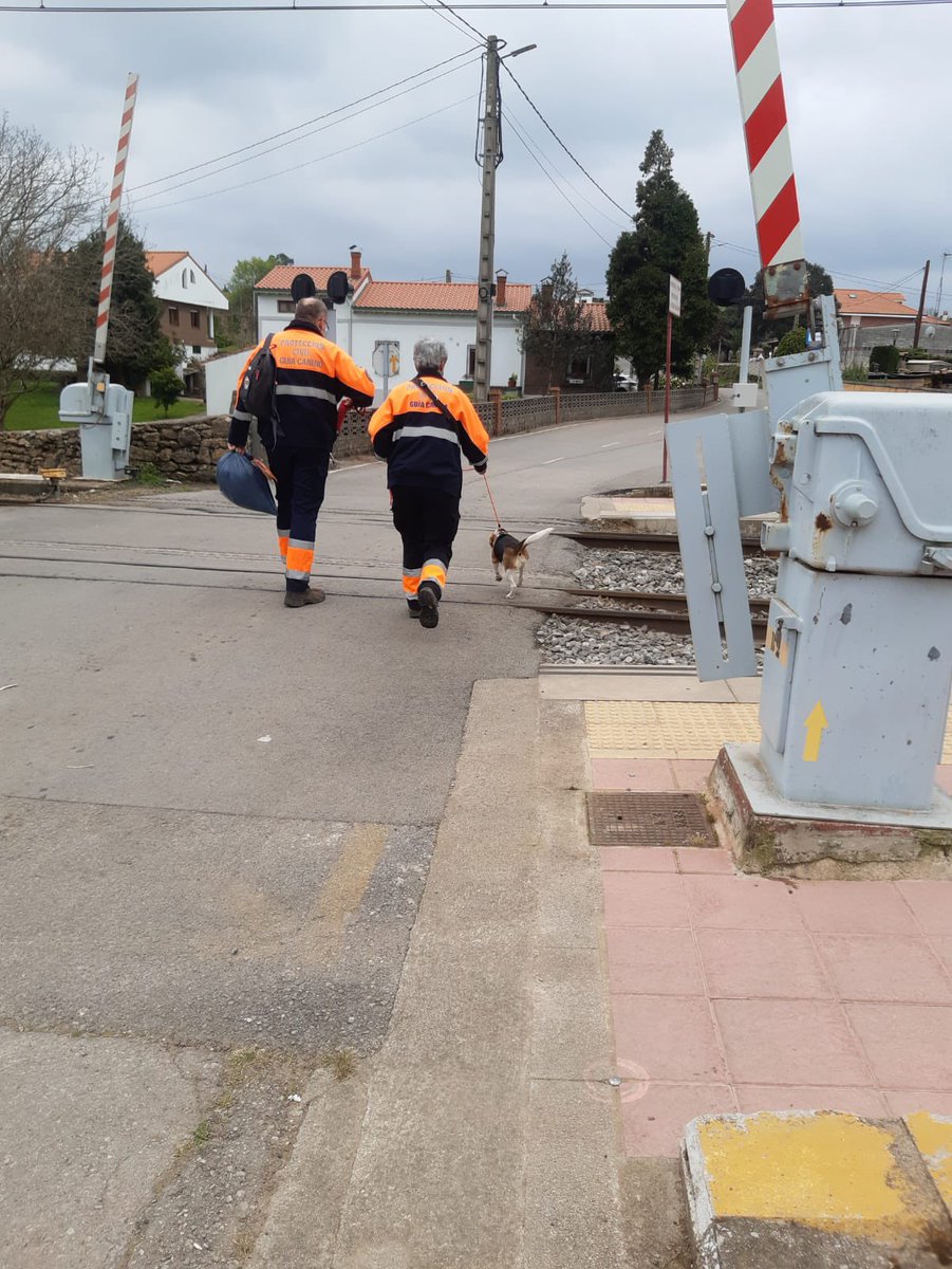 cantabriaes's tweet photo. 🚨 Activado desde ayer un dispositivo de búsqueda en Miengo tras desaparecer una mujer de 58 años. @cantabriaes coordina el operativo en apoyo a las investigaciones abiertas por la Policía Nacional, sin que por el momento haya dado resultados https://t.co/D5TqYAQb36