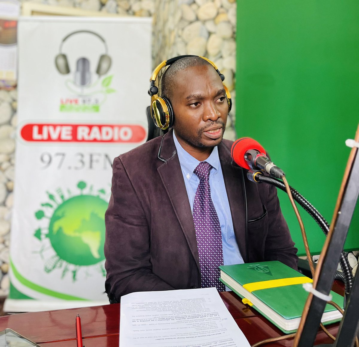 zemazambia's tweet photo. HAPPENING NOW!

The Climate Talk Programme

On Live Radio 97.3FM 📻📻📻

Tune in as we discuss Climate Change and Human health. 

Guest: Mr Aurelius Nkonde - Acting Principal Climate Change Officer (Ministry of Green Economy and Environment) 

#climatechange
#zemazambia https://t.co/KDIq22tqm2