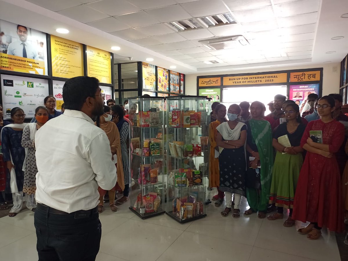 nimsmeeconnect's tweet photo. #Agrobased #Entrepreneurship #Development #Programme #Participants visit #IIMR to understand #possibilities in #Millets #Business. #nimsme #minmsme #MSMEs @PIBIndiaMSME @drshreekant21 https://t.co/nRWams8bHe