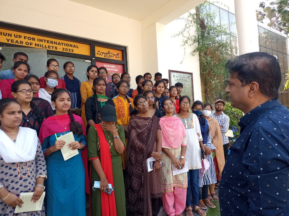 nimsmeeconnect's tweet photo. #Agrobased #Entrepreneurship #Development #Programme #Participants visit #IIMR to understand #possibilities in #Millets #Business. #nimsme #minmsme #MSMEs @PIBIndiaMSME @drshreekant21 https://t.co/nRWams8bHe