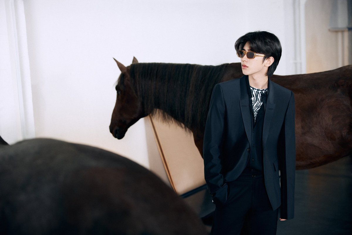 AlwaysCaiXukun's tweet photo. 220330 KUN Studio Weibo Update

异想空间，看见未来。@蔡徐坤 上线~ ​​
Whimsical space, see the future. Cai Xukun online~​​

#CaiXukun #蔡徐坤 https://t.co/GfRN2F22Vj