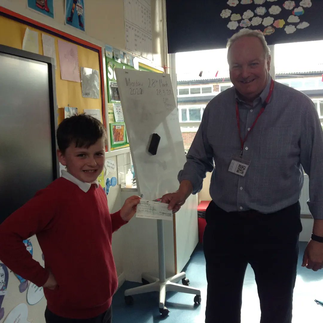 HullsEnterprise's tweet photo. This week @CavendishHull had two activities as part of #FutureHull #enterpriseskills programme with #FivePoundBlossom with @DickinsonRon and @labrascals #Big13EnterpriseSkills https://t.co/wXnxs0IePG