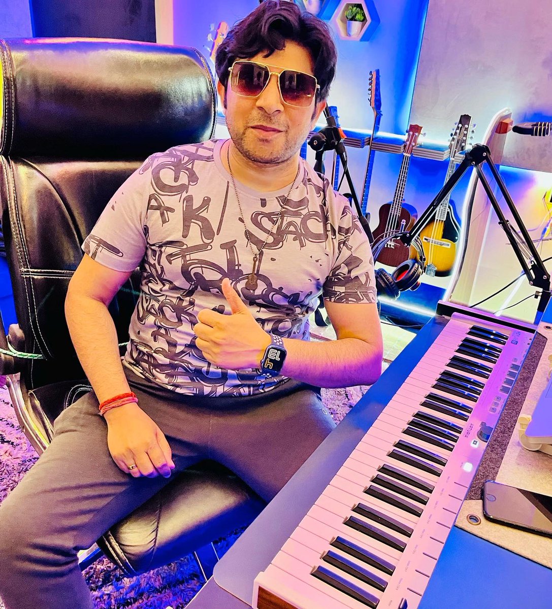 anand1512005's tweet photo. The Thing Is I Never Stopped Believing in Myself ❤️

#singer #songwriter #music #musician #instagood #instapic #indiansingers #record #vocalist #songwriter #recordingstudio #love #picoftheday #newmusic #explore #musicvideo #musician #singing https://t.co/aeXPcTwE0X