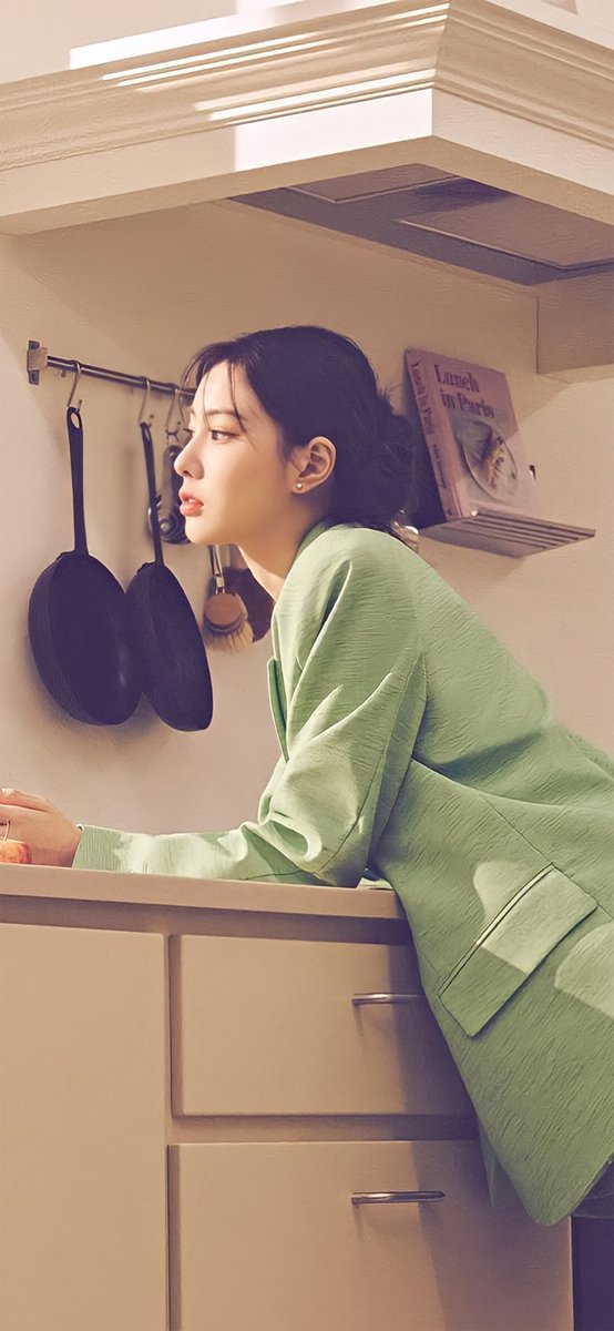 hyewon lockscreens ✧ hyewon for elle korea

#강혜원 #HYEWON #アイズワン #아이즈원 #IZONE