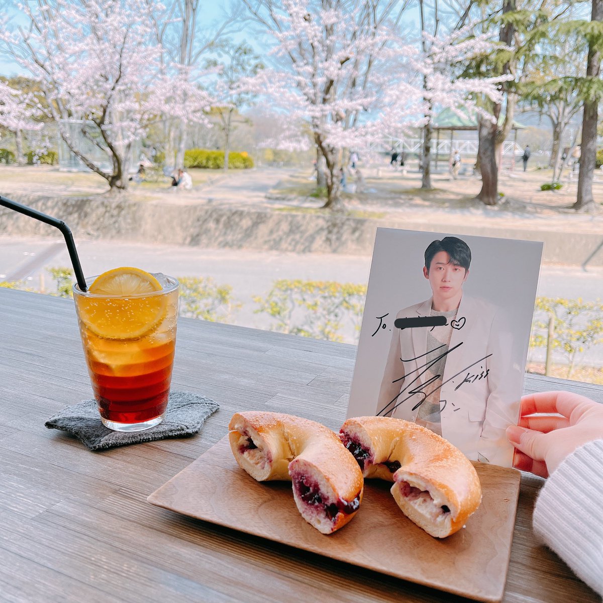 ___ukiss_424's tweet photo. お花見してきました〜
#UKISS_0330 #유키스_0330 https://t.co/aVAAVA7sXF