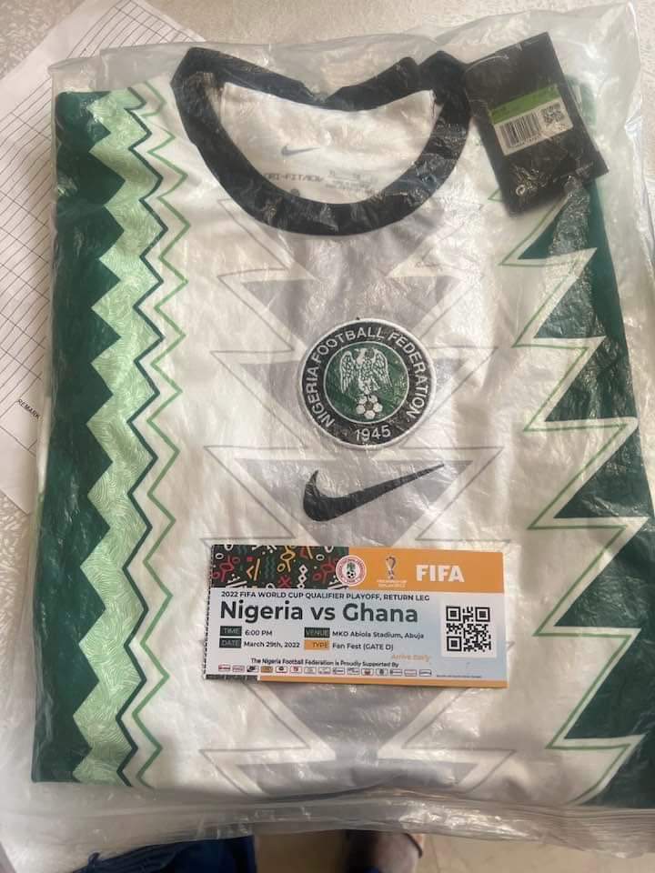 CourageOnajite's tweet photo. @ehi007zoe You are doing well. I bought an extra for you for future matches https://t.co/8YeipTiLAK