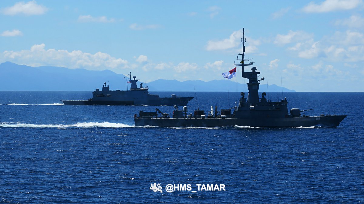 hms_tamar's tweet photo. #BersamaSheild2022 Day 7. HMS TAMAR has continued to work in close quarters with @kdselangor #RSSValour as we enter the live firing and free play period of the exercise. #FPDA #TeamTAMAR π¦βοΈπ¬π§ https://t.co/hJVVbpUmbs