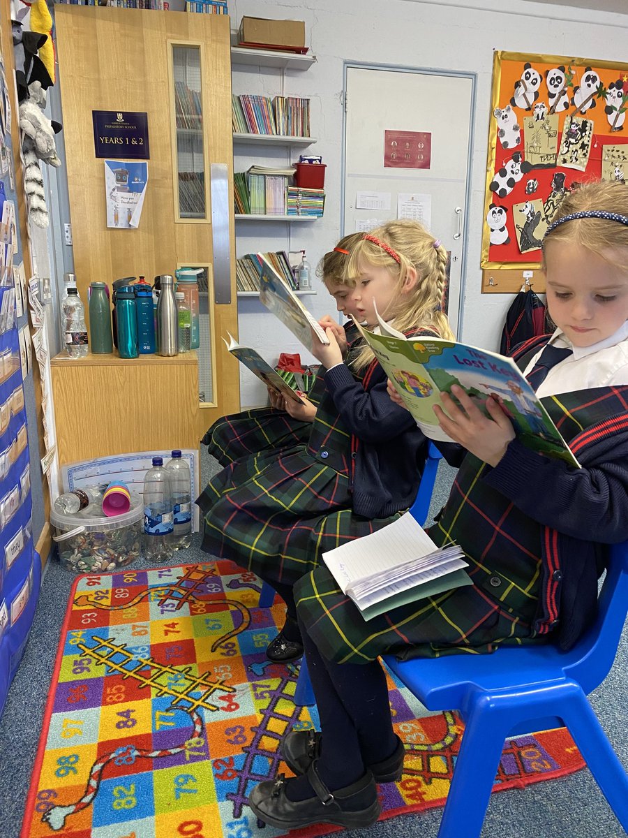 ShebbearCollege's tweet photo. Loving reading in the Pre-Prep this morning! #ShebbearPrePrep #PrepSchool #reading #books #lovereading #lovebooks https://t.co/v0S14ZuksV