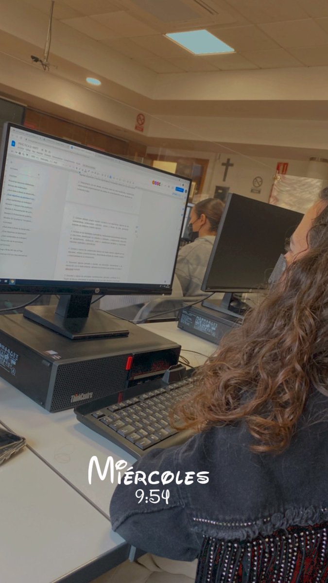 EduTics10's tweet photo. Aquí tenemos a Ainhoa👩🏻‍🦱, ella está trabajando sobre el “Rincón del ordenador” 🖥

#UCAMTIC22 #EDUCACION #UcamTics https://t.co/8Hcp8sT2vT