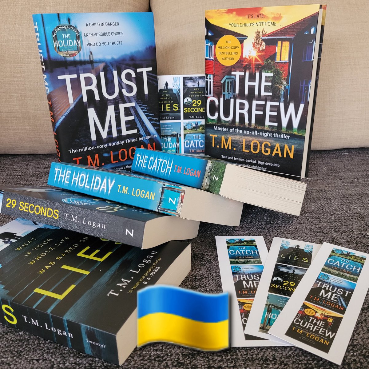 TMLoganAuthor's tweet photo. Thank you to everyone who bid in the #bookaidforukraine auction and congratulations to Erika who made the winning bid on this little lot - six signed books are on their way to you! 🇺🇦👍 https://t.co/U2Wse0wprP