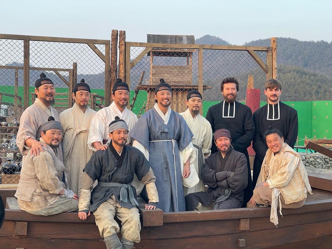 susanna_sy926's tweet photo. <인스타 @ hochul3304>
https://t.co/rWeBdDgr0B
크랭크업까진 몇회 더 남았지만  라파엘호의 기나긴 항해는 이제 정착~ 정말 수고 많으 셨고 남은 회차 힘내서 화이팅~~ 조만간 현장 놀러가는 걸로 약속~! 
박흥식감독님 사랑합니다~
사랑합니다 라파엘즈~

#영화 #탄생 #윤시윤 https://t.co/KSv8ZwDPqf