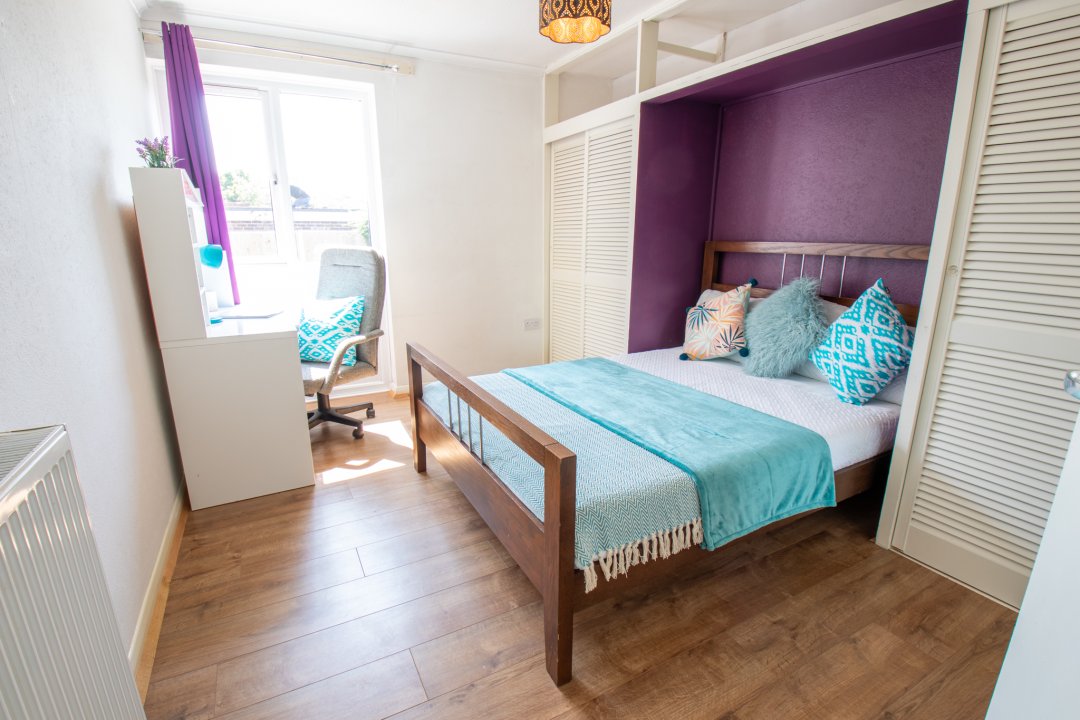 studentplaces_'s tweet photo. 19 Headcorn Drive! 🏡

Perfect for a group of 4 students studying in Canterbury. 4 large bedrooms and a spacious open plan kitchen and living room.

Hurry! ⚠ Our houses are being let fast! So get your accommodation sorted for next year quickly! https://t.co/WfInIktZco