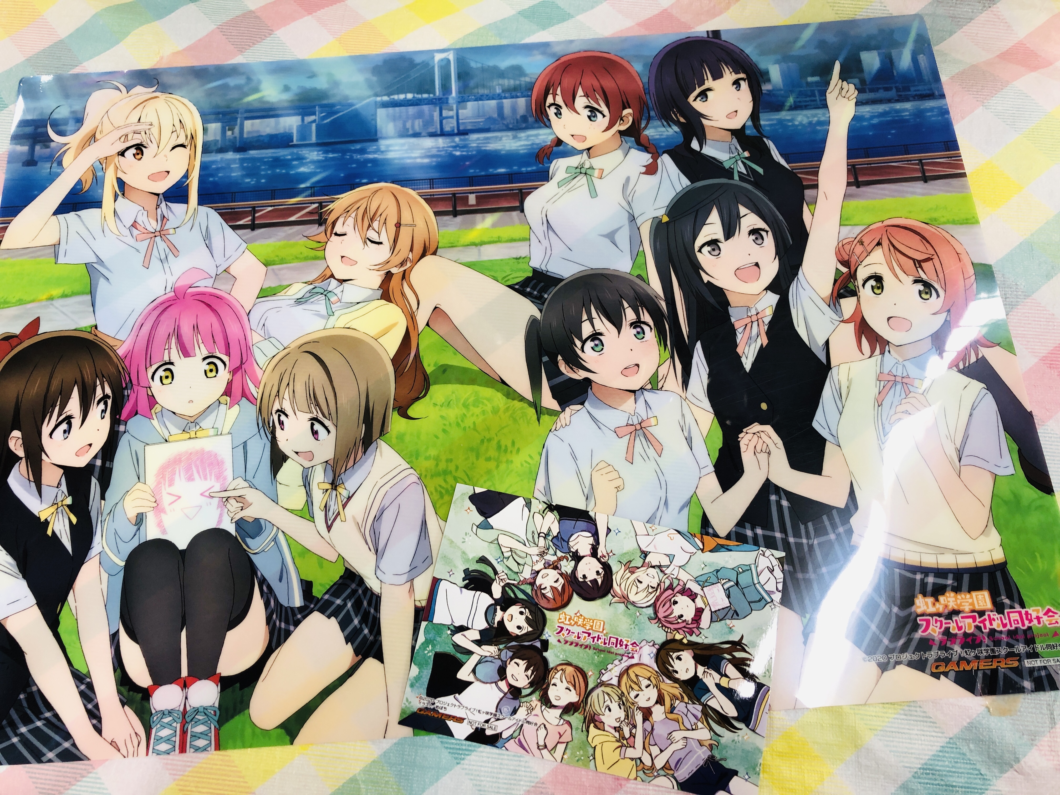 Odaibaゲーマーズ ラブライブ 虹ヶ咲学園スクールアイドル同好会tvアニメオフィシャルbook 本日3月30日販売開始です ゲーマーズ限定特典 A3クリアポスター Odaiba Amp オンライン限定特典 オリジナルブロマイド アクリルスタンド付き