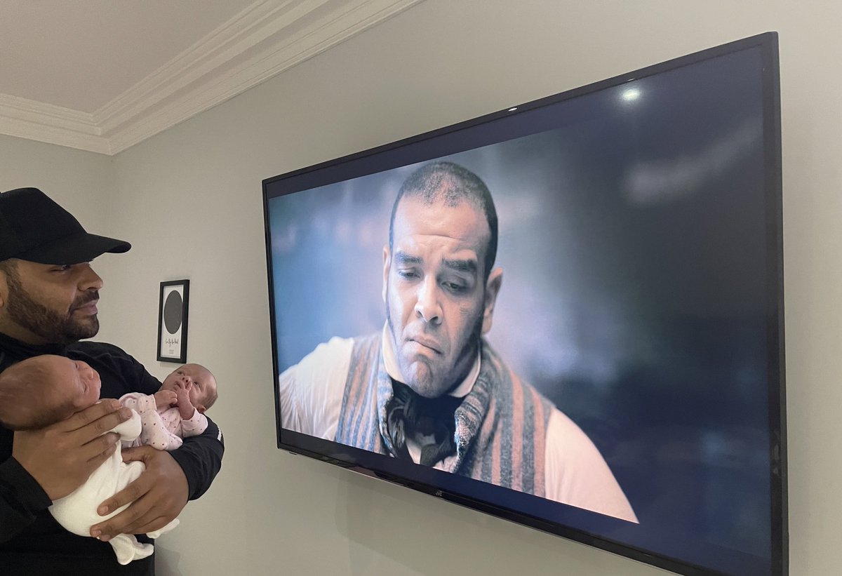 bailey_patrick's tweet photo. My girls watching their daddy on the telly for the first time #bridgerton2  @netflix @shondarhimes @shondaland @bridgerton #MrHarris #ThePrinter https://t.co/I9a4XuagIy