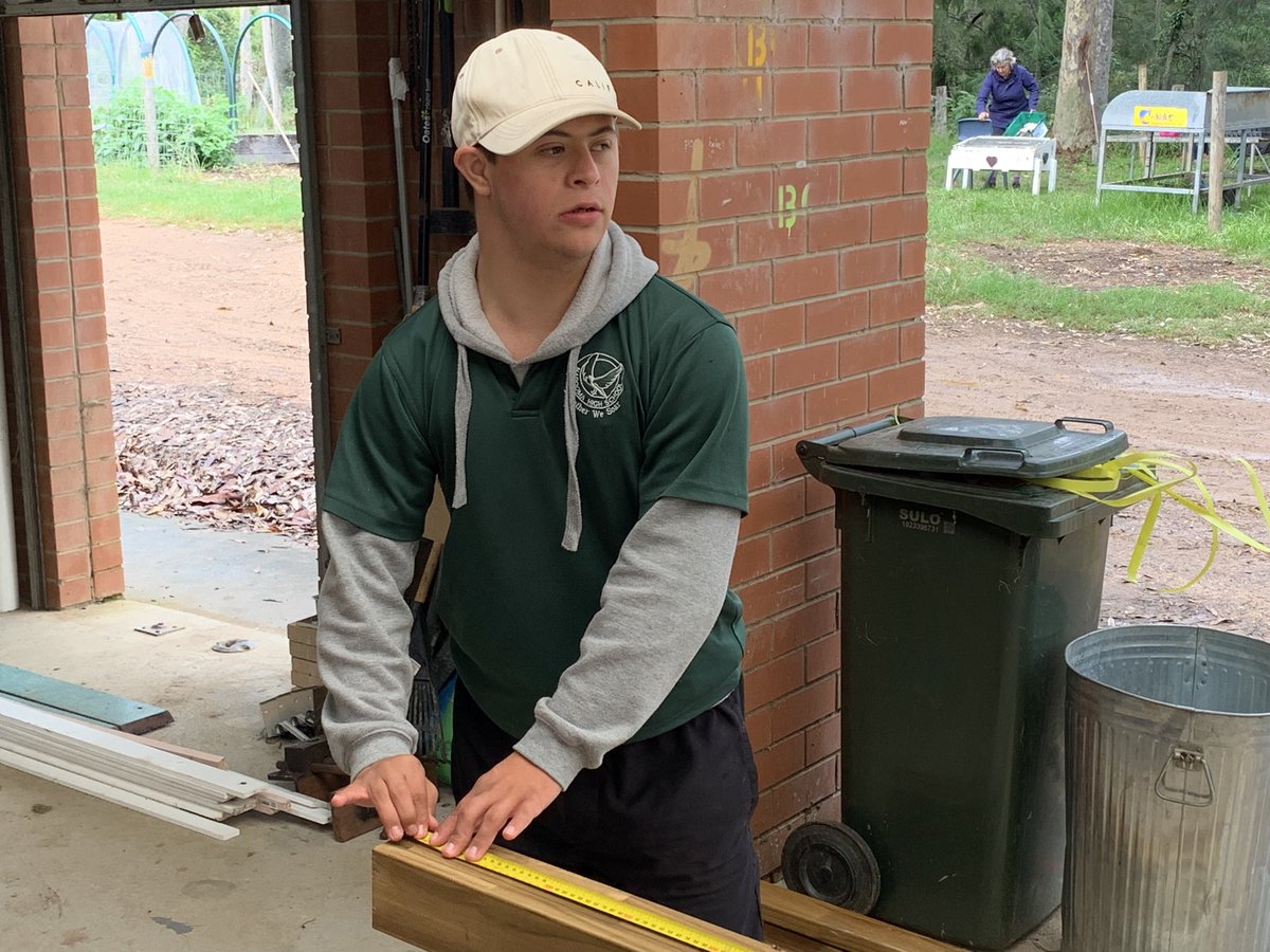 DarrenMartin01's tweet photo. The boys at #NaroomaHS supported &amp; encouraged each other to get the initial stages of their new school nursery completed. Real-life lessons in the outdoors classroom. #communitygreening @RBGSydney providing meaningful opportunities for our youth. https://t.co/YktsRUH8NF