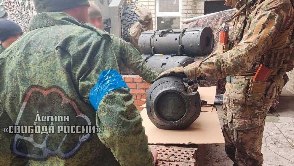 Wow, Russian volunteers on the Ukrainian side, reportedly former Russian military service members.
“Russia’s Freedom” legion getting instructed on how to use NLAWs