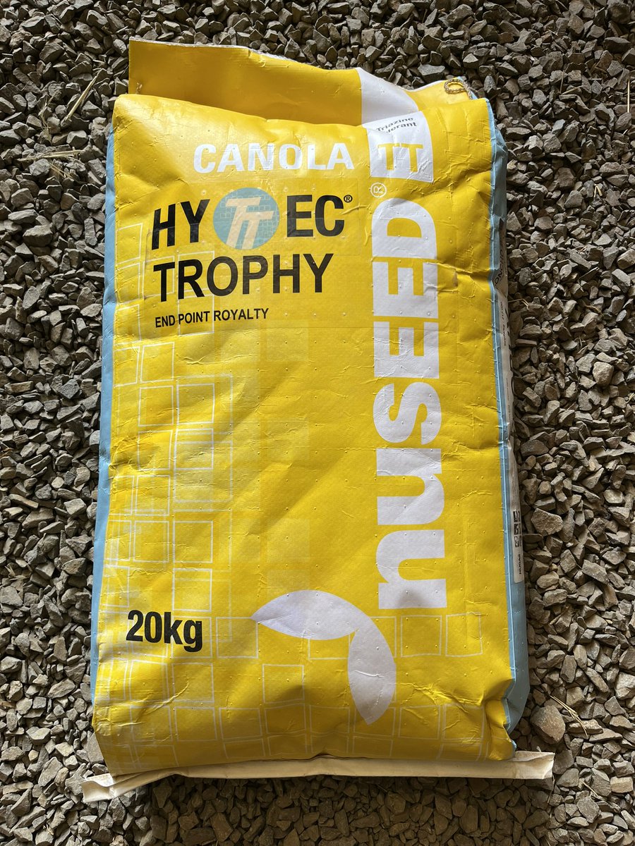 branson7jason's tweet photo. For sale 26kg HyTTec Trophy triazine tolerant canola. Any offers considered. https://t.co/BMw7E8MAFd