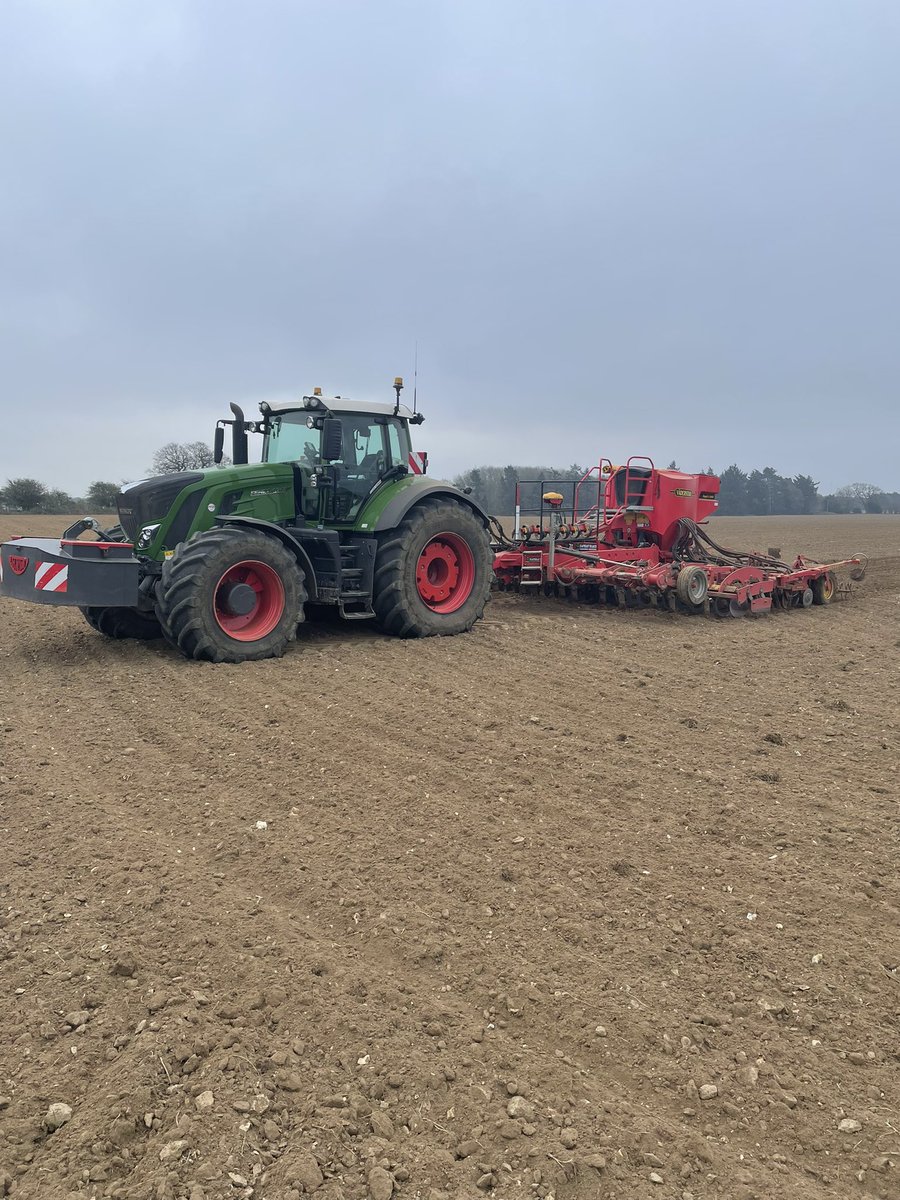 DLeithall's tweet photo. Spring barley and sugar beet ✅ hopefully we don’t get any snow! 🤦🏻‍♂️ https://t.co/cfIZ31r9Gw