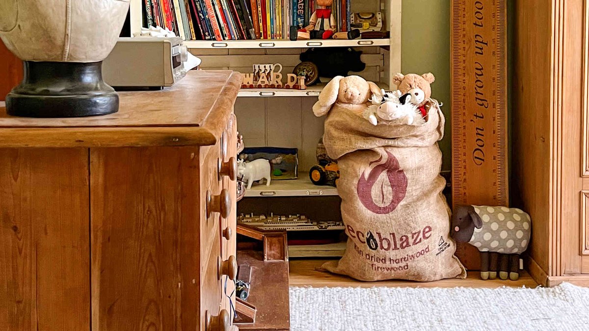 Hessian is a highly versatile material that we use in the packaging of our Ecoblaze Hessian Firewood sack. 
bit.ly/3tNSOw9

Here are 5 ideas to help you repurpose your firewood sack instead of throwing it away.

#repurpose #upcycle #sustainable #upholster #firewood #logs