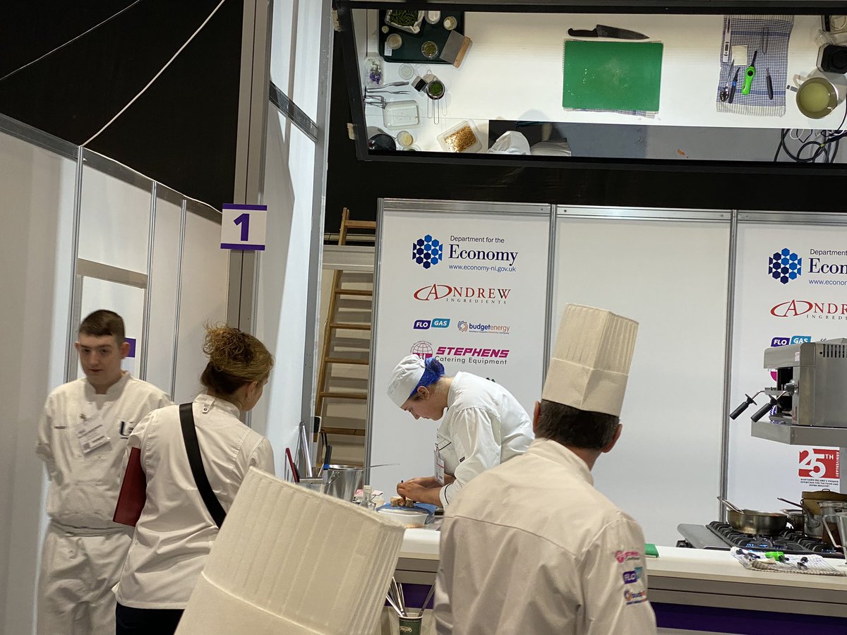 10 minutes left in senior fish heat 2 <a href="/IFEX_NI/">IFEX</a> Lisa Treacy flying the flag for @GMITHotel <a href="/jcdal/">jacinta dalton</a> <a href="/UlrichHoeche/">Ulrich Hoeche</a> <a href="/sdavoren1/">Sadie Davoren</a> <a href="/MRuffley/">martin  ruffley</a>