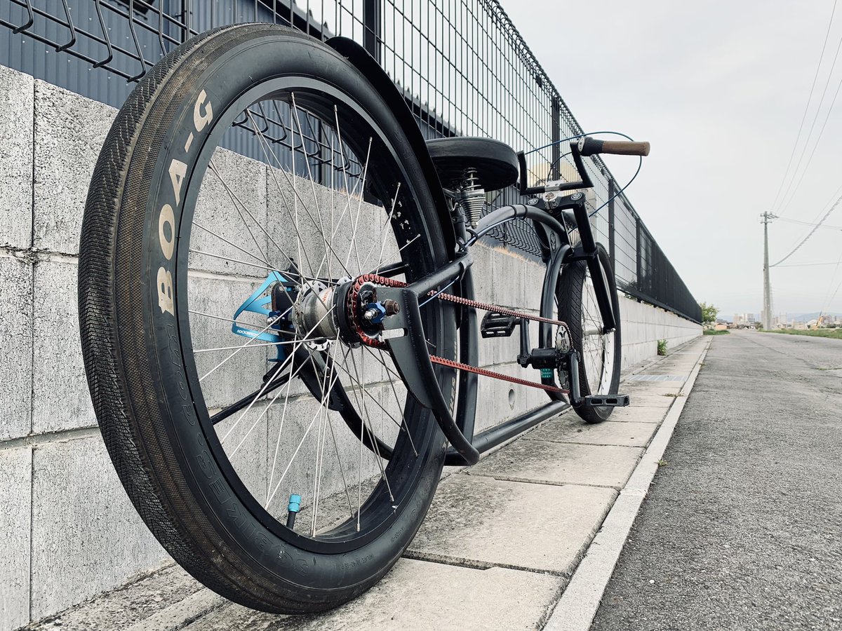 romesama_'s tweet photo. " Ruff Cycles Smyinz "

久々乗りたくなって出してみたら原付にハンドル付け替えたの忘れてた（笑）
メンテして少しポタってきました♪
やっぱカッコいいな😍

#RuffCycles
#CustomBicycle
#CustomCruiser
#StretchCruiser
#ビーチクルーザー
#ファットバイク
#FatBike https://t.co/oqYbmjmBwe