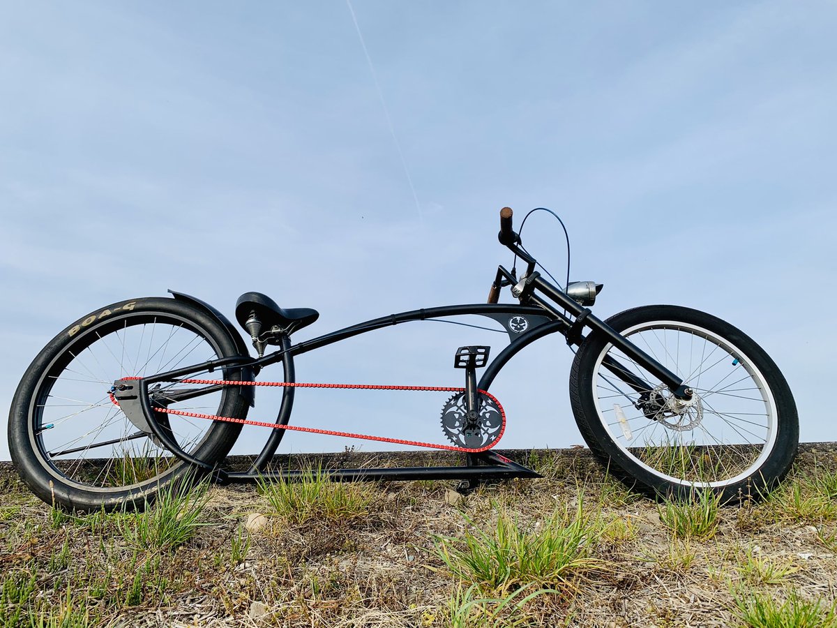 romesama_'s tweet photo. " Ruff Cycles Smyinz "

久々乗りたくなって出してみたら原付にハンドル付け替えたの忘れてた（笑）
メンテして少しポタってきました♪
やっぱカッコいいな😍

#RuffCycles
#CustomBicycle
#CustomCruiser
#StretchCruiser
#ビーチクルーザー
#ファットバイク
#FatBike https://t.co/oqYbmjmBwe