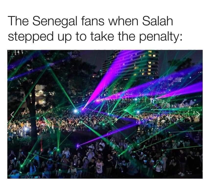 hendelkady1's tweet photo. احنا بقينا في زمن عجيب بنشوف فيه الأجانب بيدافعوا عننا  و بنشوف فيه بعض #المصريين بيشتموا في أبطالهم !

دي صور ساخرة عملتها مواقع اوروبية للهجوم على أفعال جماهير #السنغال . https://t.co/SwCHAzSVKp