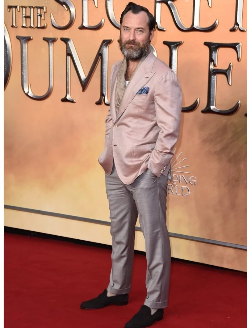 Fotos de la premiere de anoche en Londres, del estreno de #SecretsOfDumbeldore ✨

➡️En España podremos verlo a partir del 8 de abril ⬅️