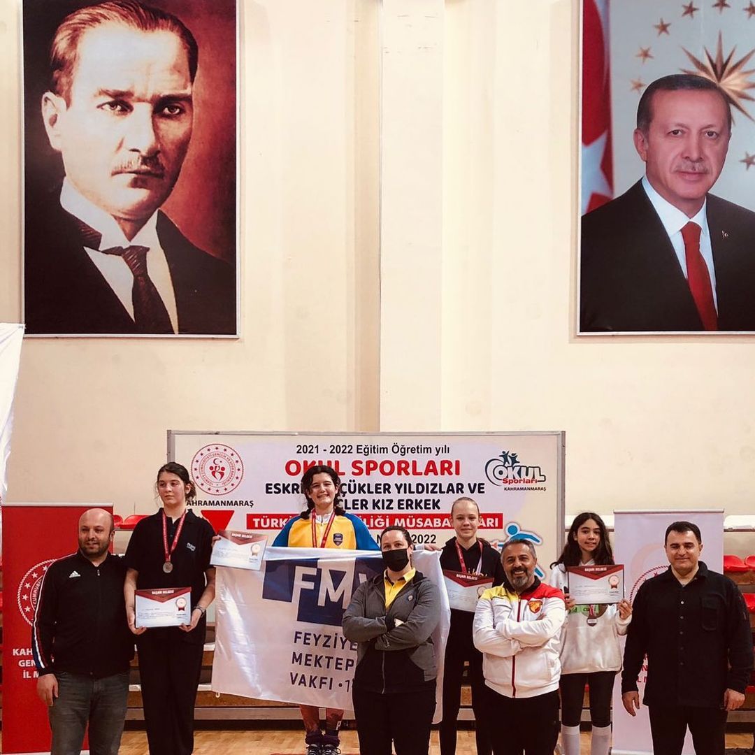 29 Mart 2022 tarihinde Okullararası Türkiye Şampiyonası Müsabakalarında, kulübümüz sporcusu Ece Gizem Huriel, Yıldızlar Flöre kategorisinde Türkiye birincisi olmuştur. Sporcumuzu ve antrenörümüzü tebrik eder, başarılarının devamını dileriz.🥇🤺 #flöre #foil