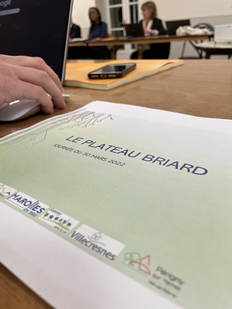 V_Bedu's tweet photo. 📍A #Villecresnes autour du Président @CapitanioOliv pour une journée de travail sur le Plateau Briard avec mes collègues @ArnaudVdie Maire de #Perigny, Alphonse Boye Maire de #Marolles et Patrick Farcy https://t.co/HffQhGwCJn