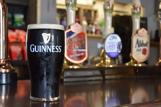 randompubbot's tweet image. Board Inn Skipsea; Back St, Skipsea, Driffield YO25 8SW, UK google.com/maps/place/?q=…