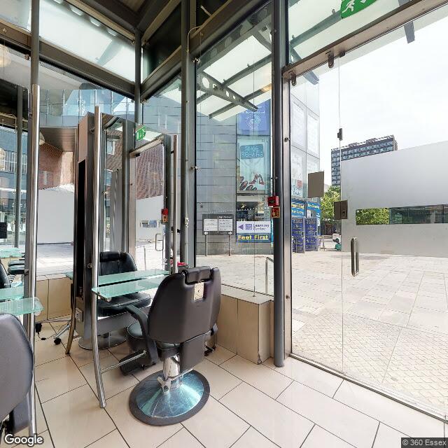 randompubbot's tweet image. The Edge Bar &amp;amp; Kitchen; 6-8 High Pavement, 1EA, Town Square, Basildon SS14 1BD, UK google.com/maps/place/?q=…