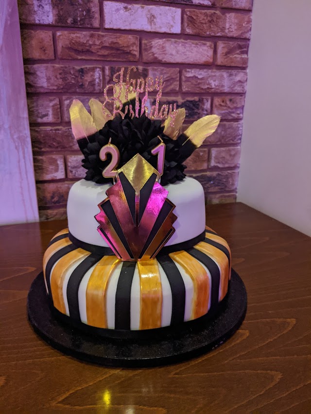 randompubbot's tweet image. The Edge Bar &amp;amp; Kitchen; 6-8 High Pavement, 1EA, Town Square, Basildon SS14 1BD, UK google.com/maps/place/?q=…