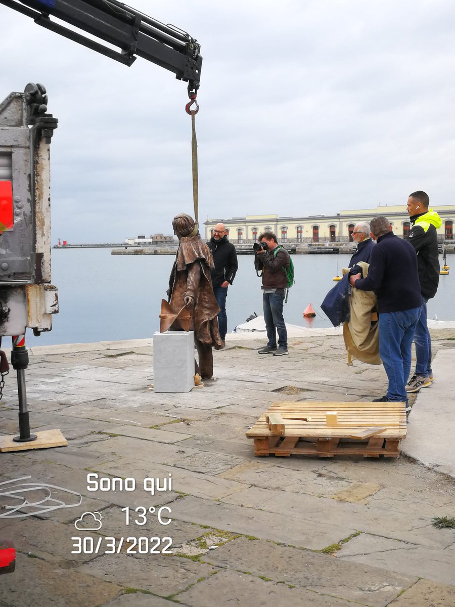 EMarcovich's tweet photo. #Trieste , stanno inaugurando il monumento a #Ressel inventore o divulgatore dell' #elica. Anche se i suoi primi esperimenti finirono male e le autorità asburgiche gli proibirono di continuare. https://t.co/7gznA5rCwJ