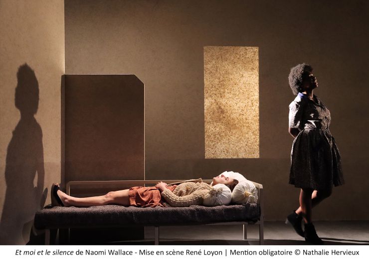 Où voir les artistes JTN
— Morgane Real, Roxanne Roux, Juliette Speck, actrices
dans
ET MOI ET LE SILENCE de Naomi Wallace, traduction Dominique Hollier
mise en scène René Loyon
jusqu'au 3 avril <a href="/celestins/">Celestina Santillanes</a> à Lyon
photo Nathalie Hervieux
production <a href="/cieReneLoyon/">Compagnie RL</a>