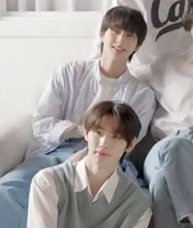 thedimpleduo's tweet photo. we got robbed????? https://t.co/50XT0EdfwE
