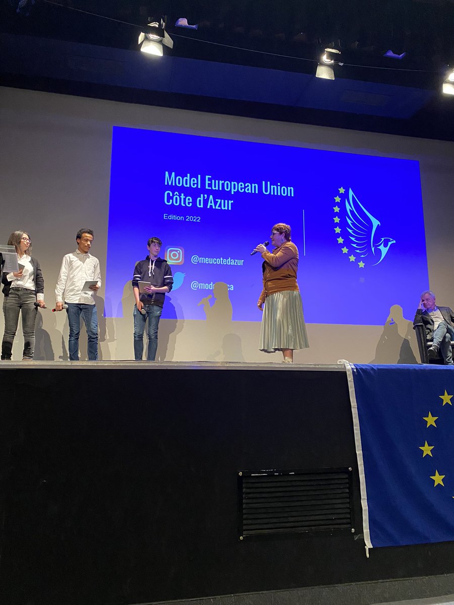 JuliePERAIN's tweet photo. Très heureuse d’avoir pu présenter les enjeux de la politique migratoire et d’asile européenne au #CIV de @ValbonneSA devant des collégiens et lycéens.

Ces jeunes participeront en novembre 2022 à une simulation du Parlement européen à Nice 🌟

Le citoyenneté 🇪🇺 est en action ! https://t.co/9TWpWy6rRq