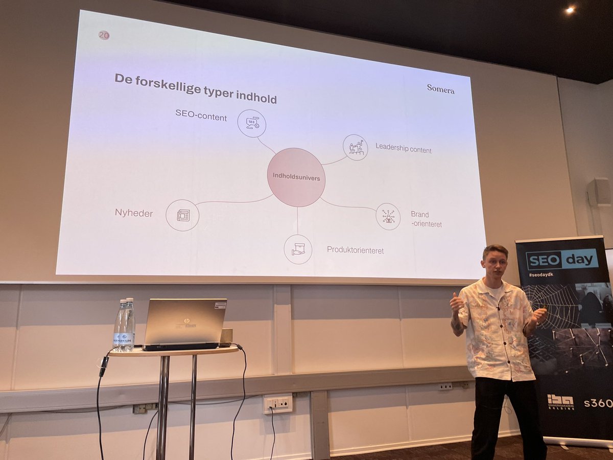 danielaedemann's tweet photo. Så er det tid til kloge ord fra @ScharIing #seodaydk con https://t.co/VWY7CXTeiw